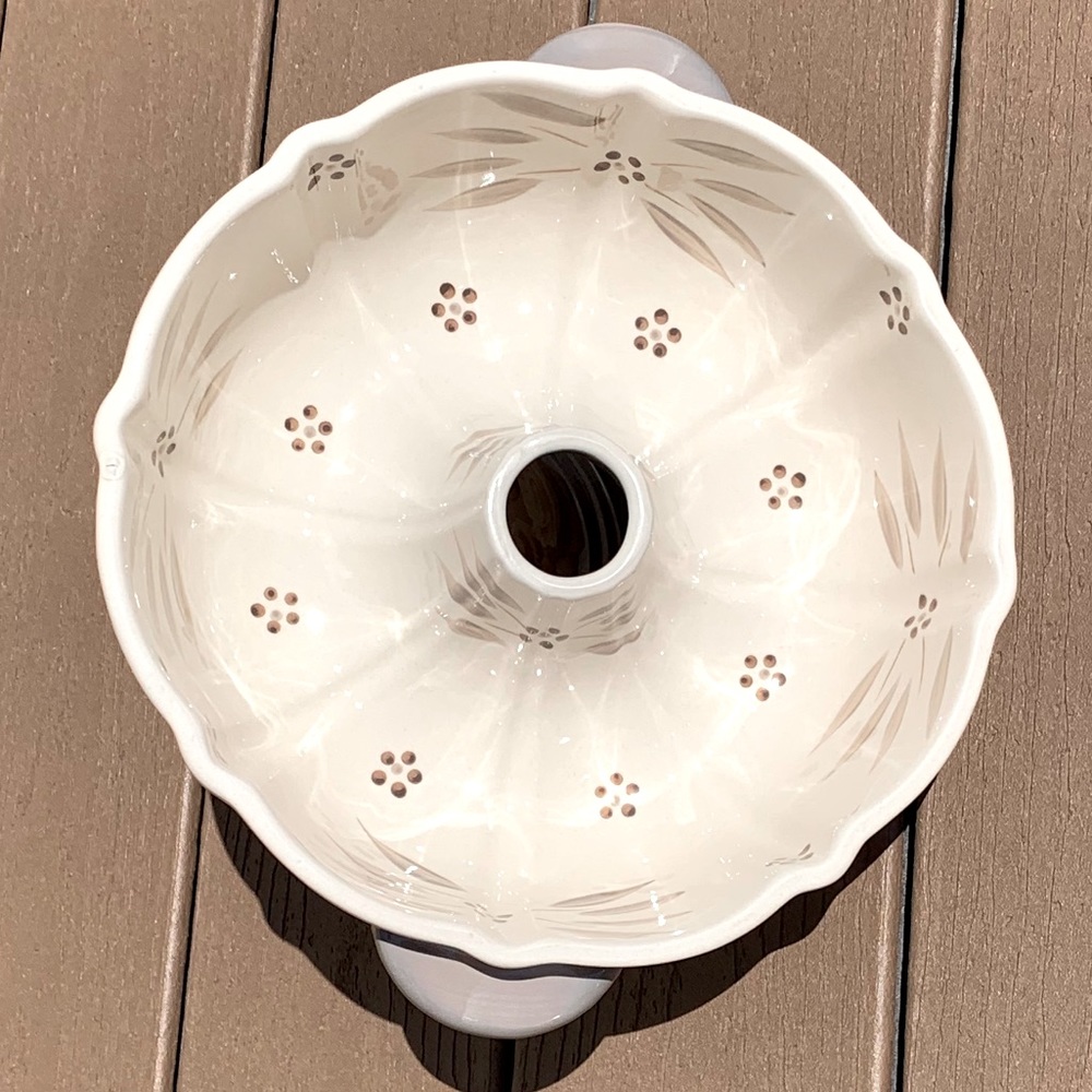 ⭐️SOLD!!⭐️TEMP-TATIONS FLUTED BUNDT PAN OLD WORLD - Picture 3 of 5